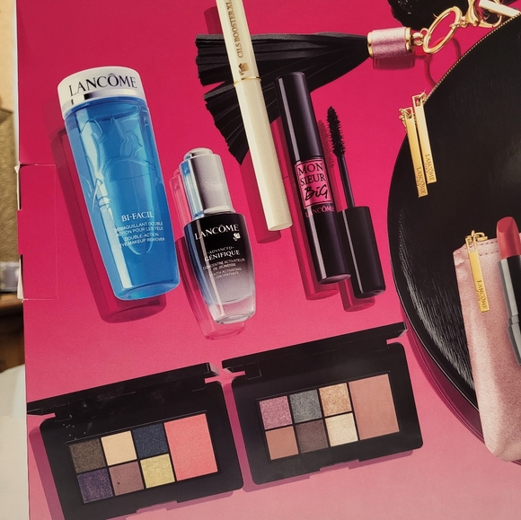 LancomeThe Parisian Holiday Case Make Up Set. - Picture 6 of 8